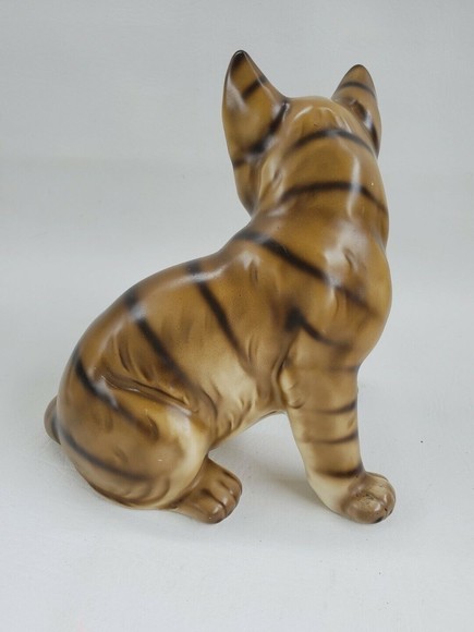 Midcentury M. Takai Porcelain Cat Life-Size Lifelike Signed 7-1/2" Kitten - Picture 3 of 9